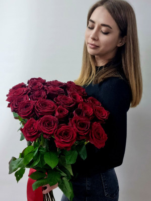 Букет №2М роза Россия Red Naomi 25 шт