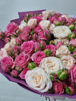 Букет №56М «Цветущее Королевство» из роз