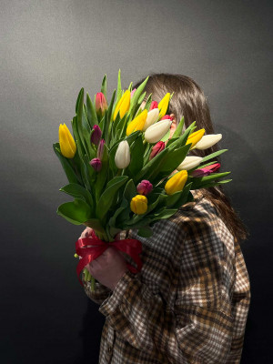 Букет «25 тюльпанов под ленту»