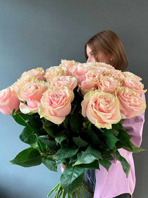 Цветы поштучно: Роза Эквадор «Pink Mondial»