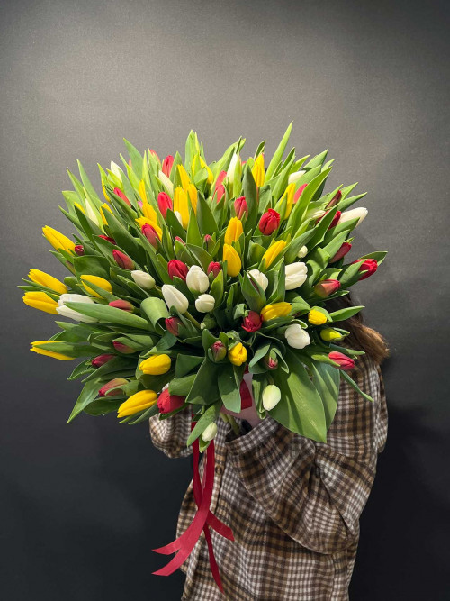 Букет «101 тюльпан под ленту»